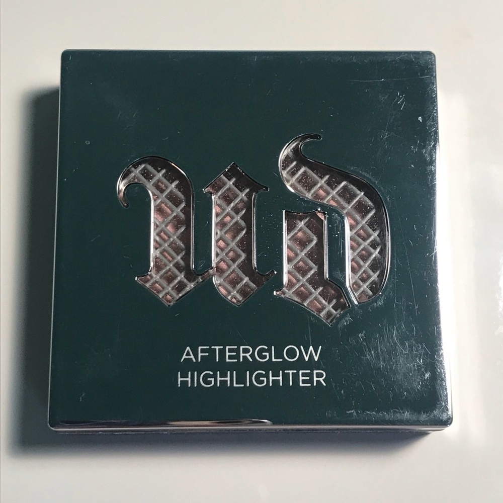 Urban Decay After Glow Highlighter